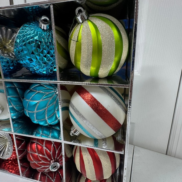 Martha Steward Living 9 piece Set Resistant Ornaments. - Picture 12 of 12